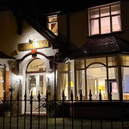Sunnycroft Private Hotel Llandudno Bagian luar foto