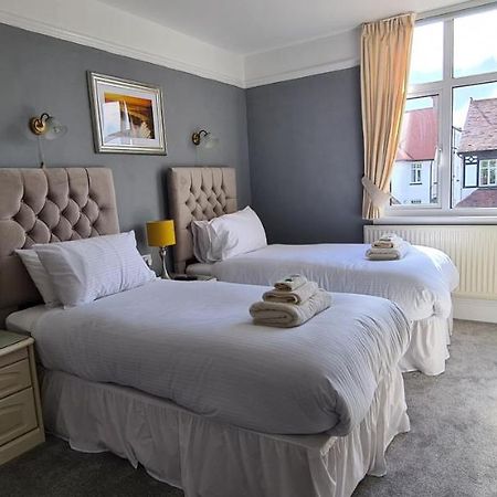Sunnycroft Private Hotel Llandudno Bagian luar foto