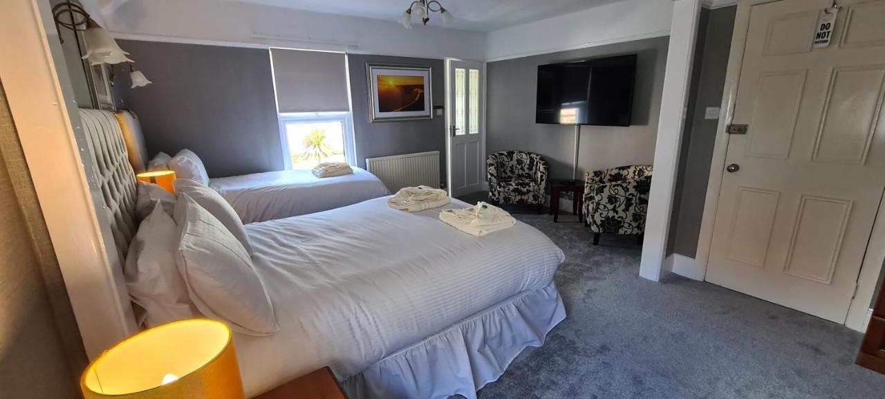 Sunnycroft Private Hotel Llandudno Bagian luar foto