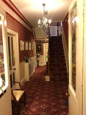 Sunnycroft Private Hotel Llandudno Bagian luar foto